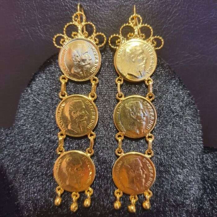 arete de monedas maximiliano