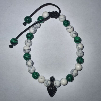 pulsera con dije de flecha atracción de abundancia