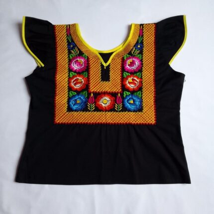 blusa negra bordado de cadenilla y flores