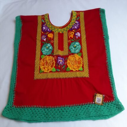 blusa roja con bordado de flores